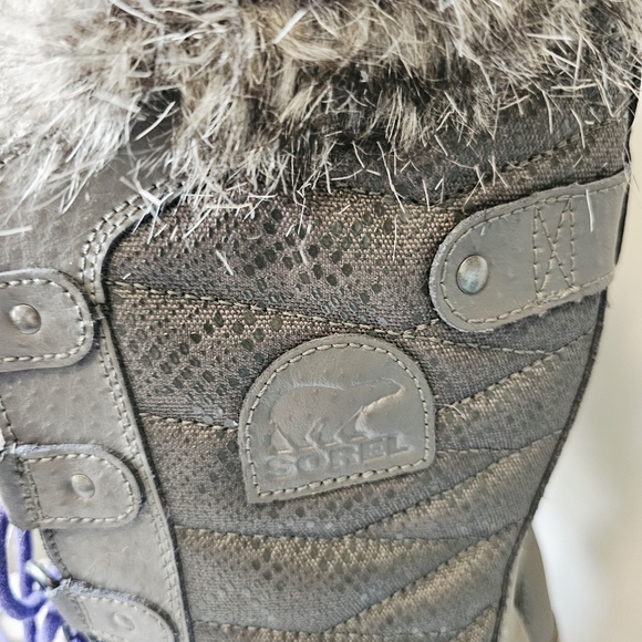 Sorel Tofino II Women's Gray and Black Lace-Up Winter Boots - Picture 3 of 10